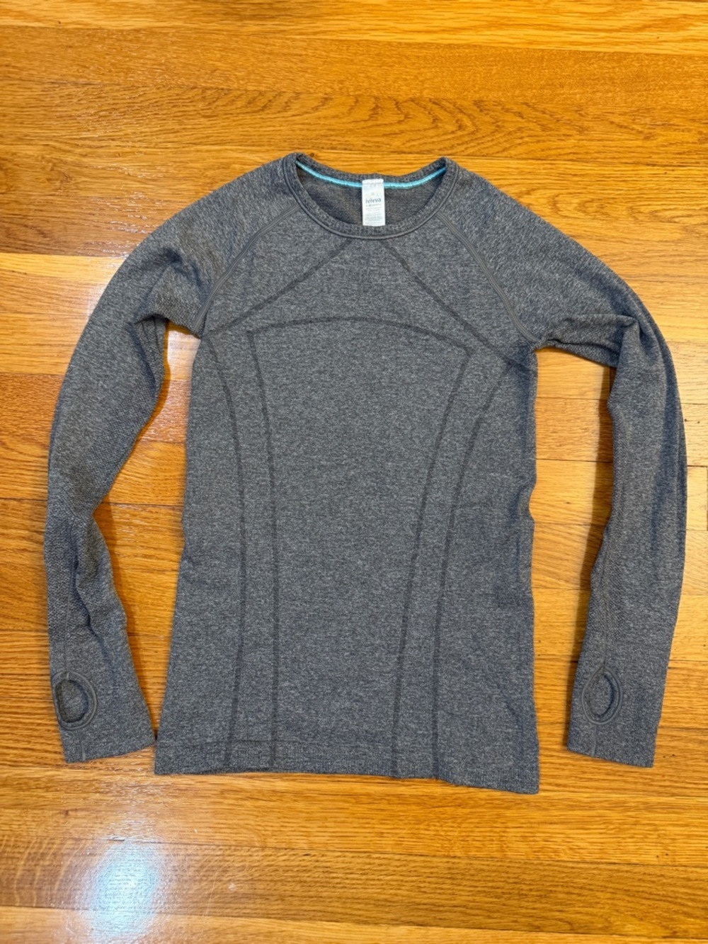 Ivivva (Lululemon) Girl’s Fly Tech Long Sleeve Tee in Gray - Size 10
